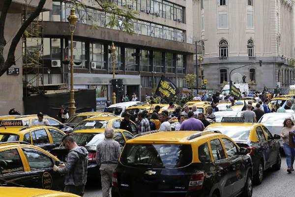 Taxistas Unidos marcharon contra Uber