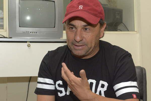 El hincha antes me pediacutea ganar el claacutesico ahora quiere jugar con River