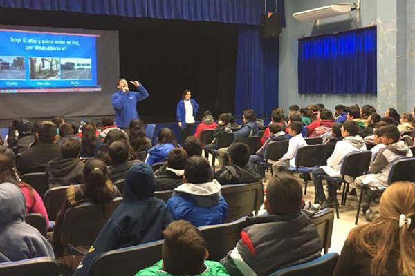 Maacutes de 5 mil personas se capacitaron en seguridad vial