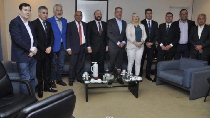El gobernador de Santiago del Estero Dr Gerardo Zamora junto a los dems mandatarios convocados en Casa de Tucumn en Capital Federal