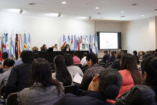 Dictan taller sobre indicadores de violencia de geacutenero 