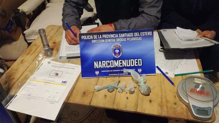 Narcomenudeo- allanan una casa secuestran marihuana y detienen a dos joacutevenes