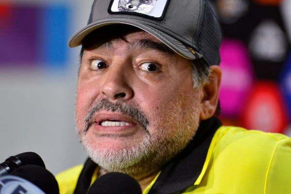 Duras criacuteticas de Maradona contra la figura de Lionel Messi