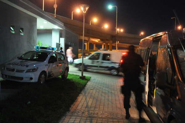 Intentaron secuestrar a una adolescente en una camioneta y quedaron tras las rejas 