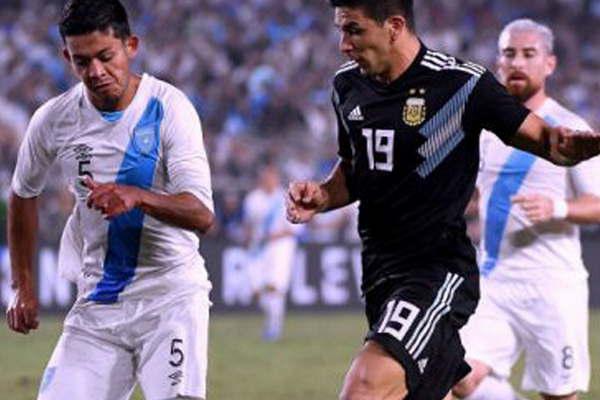 Giovanni Simeone- Me encantariacutea ver a mi papaacute acaacute