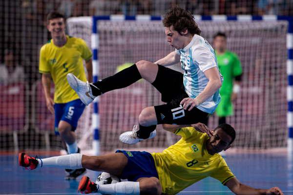 Argentina cayoacute ante Brasil e iraacute por el bronce