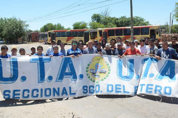 La UTA recrudecioacute su medida de fuerza y deja hoy a miles de usuarios sin servicio de transporte