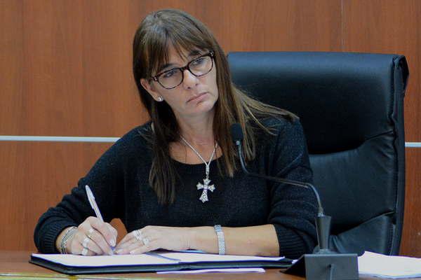 Detienen a policiacutea retirado por chocar a pareja y fugarse
