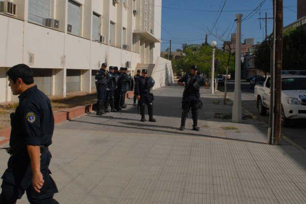 Detienen a profesor por abuso sexual gravemente ultrajante de alumno de 4 antildeos en un jardiacuten
