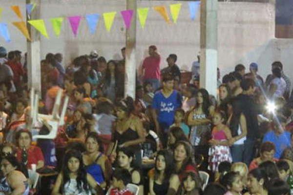 Las madres de Las Termas festejaraacuten su  diacutea en el Club Belgrano 