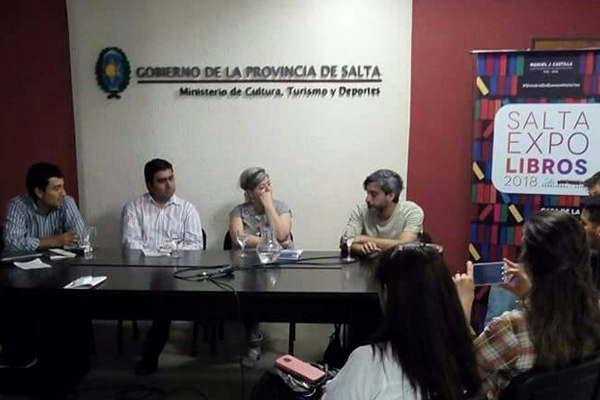 Rubeacuten Costilla representoacute a Santiago del Estero en la Salta Expo Libro 2018