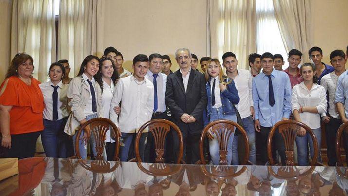 Los estudiantes fueron recibidos en Casa de Gobierno por el ministro de Justicia y Derechos Humanos Dr Ricardo Daives