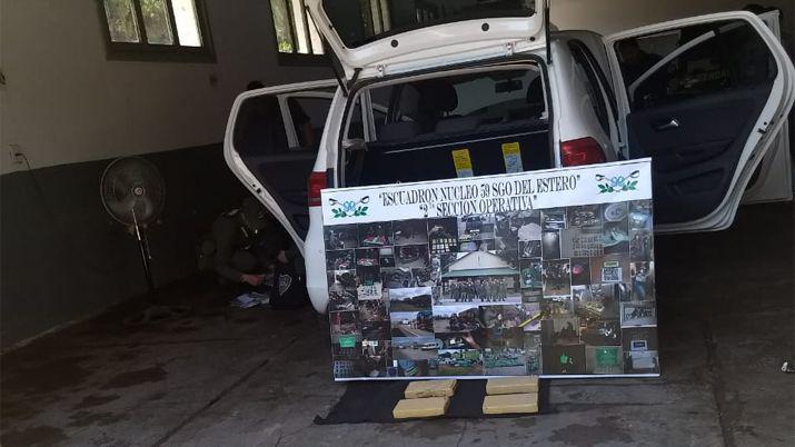 Cayoacute saltentildeo con maacutes de 4 kg de droga en un control de ruta