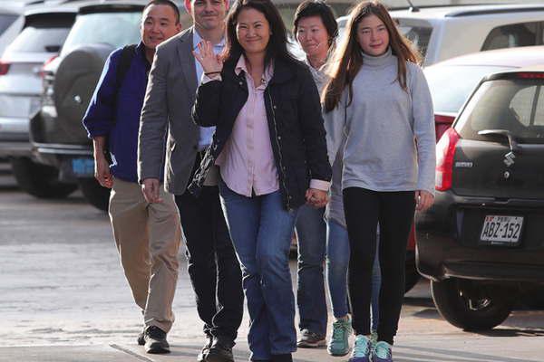 Keiko Fujimori dedicoacute su primer diacutea en libertad a familia