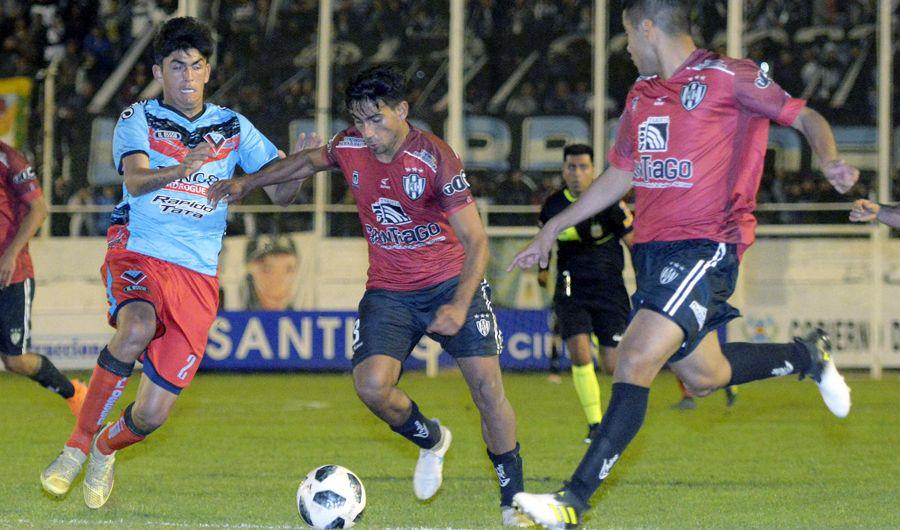 EL LIBERAL te lleva a ver Central Coacuterdoba vs Nueva Chicago