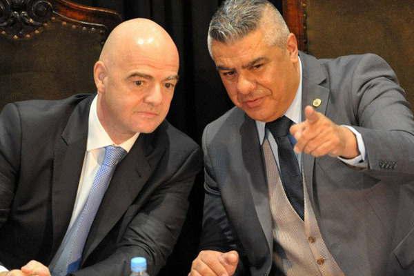 Tapia representaraacute a Conmebol ante la Fifa