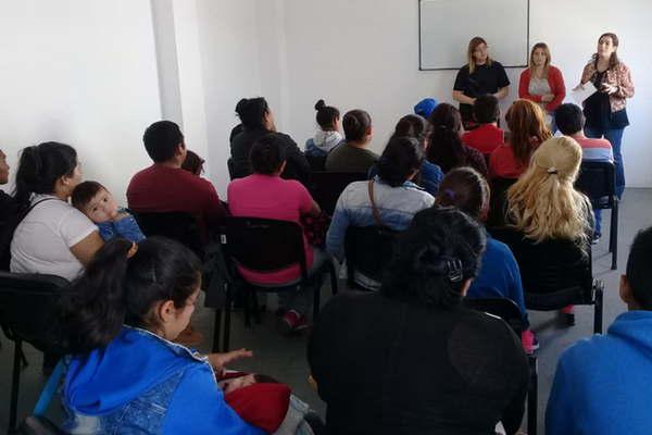 Municipio y Nacioacuten trabajan para asesorar a la comunidad