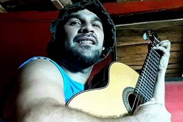 Franco anhelaba ser docente y era un folclorista de gran corazoacuten y compromiso social en su ciudad