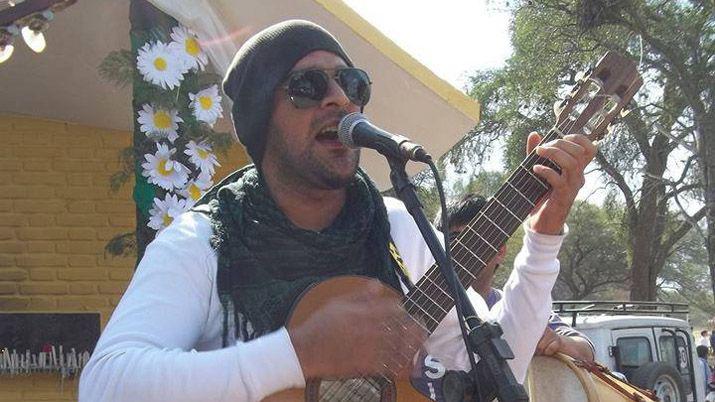 Con canciones y poesías artistas despiden a Franco Chvez