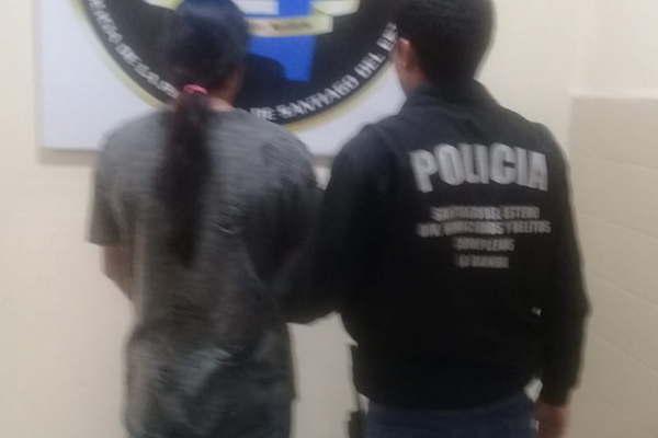 Un hombre hirioacute a otro con un cuchillo mientras bebiacutean