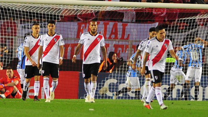 VIDEO River cayoacute como local y complicoacute su pase a la final