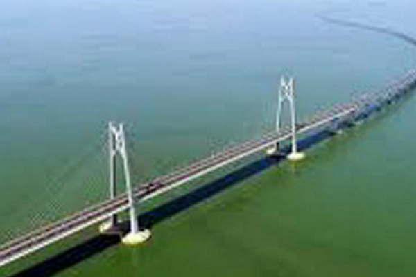 China inauguroacute el puente maacutes largo del mundo en mar abierto que une Hong Kong con el continente