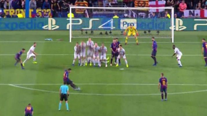 VIDEO Espectacular recurso para evitar el gol del Barsa