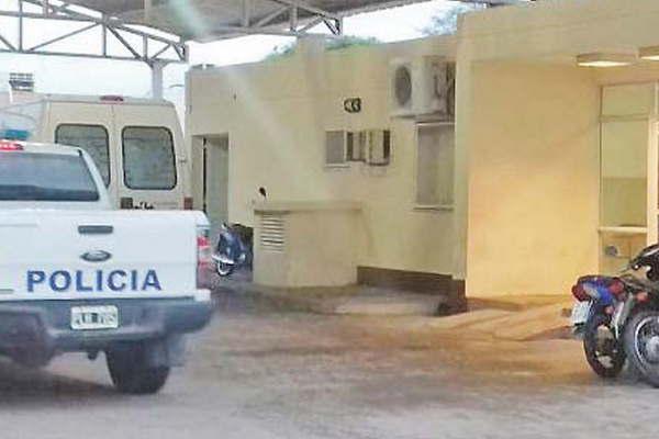 Automovilista se estrelloacute contra un poste de luz y sufrioacute graves lesiones