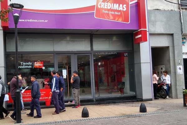 La firma Credimas despidioacute  a 11 empleados en Santiago