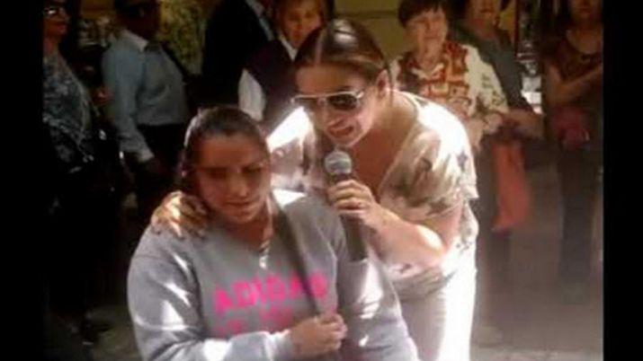 El video corresponde a un encuentro que se dio entre la cantante y quien la interpretaba en la capital de Chile