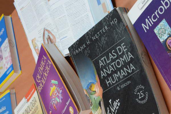 Inscriben para la carrera de Medicina