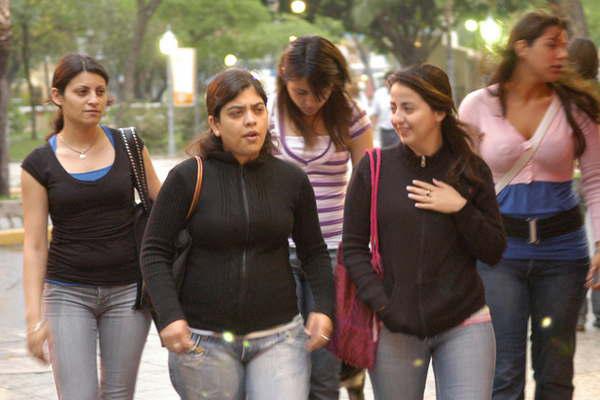 Hoy reapareceriacutea el sol en Santiago despueacutes de diez diacuteas de lluvias