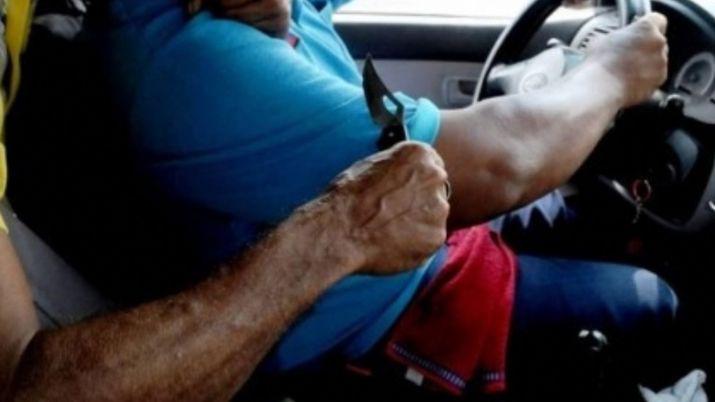 Ladrones le pusieron un cuchillo en la garganta a un taxista para robarle