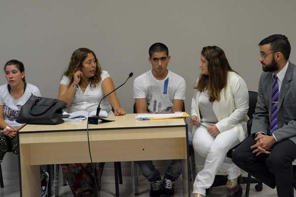 Portentildea y santiaguentildeo a juicio por el homicidio de una nintildea