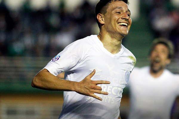 Estudiantes sorprendioacute a Banfield y sigue de racha