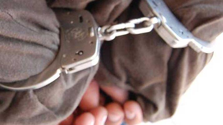 Fue detenido por amenazar con un revoacutelver a su suegra