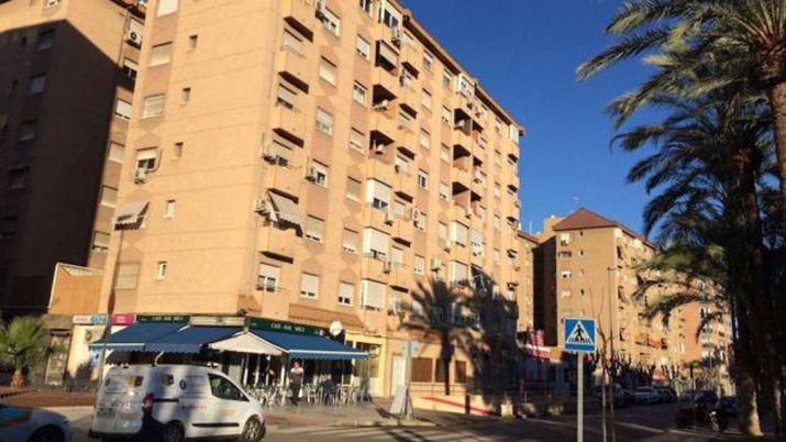 Desalmada se suicidoacute y se llevoacute a su pequentildeo hijo consigo