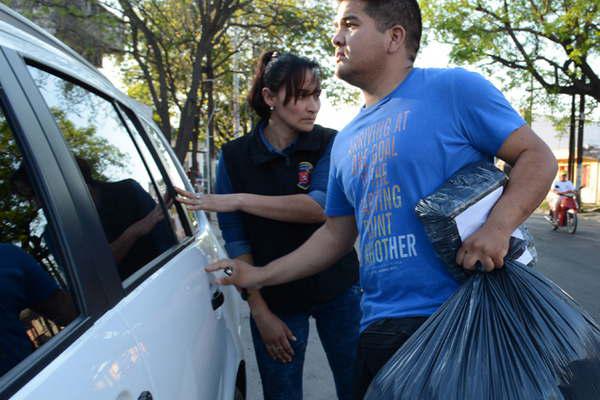 Nos fuimos a un motel con dos chicas yo lleveacute droga y rompimos la pieza