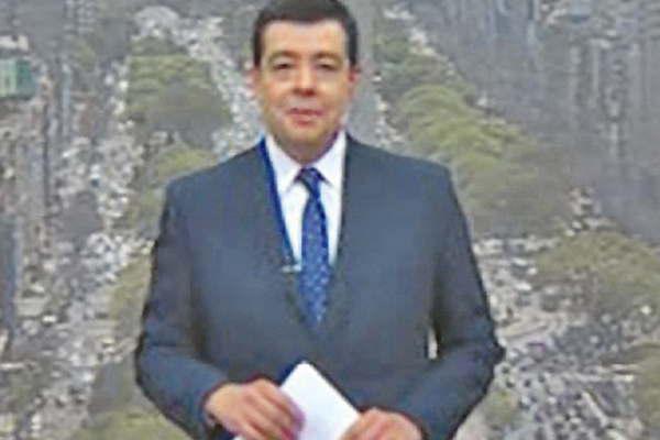 Periodista de Canal 7 realiza pasantiacutea en la TV Puacuteblica