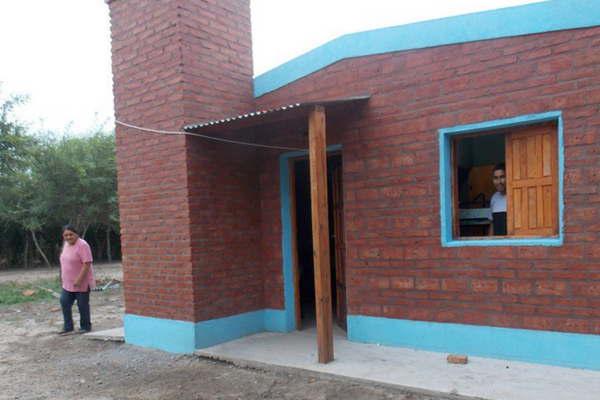 Provincia y comuna de Antajeacute entregan viviendas sociales