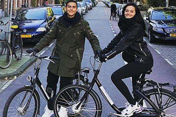 El futbolista Paulo Dybala y Oriana Sabatini disfrutan del amor a la distancia