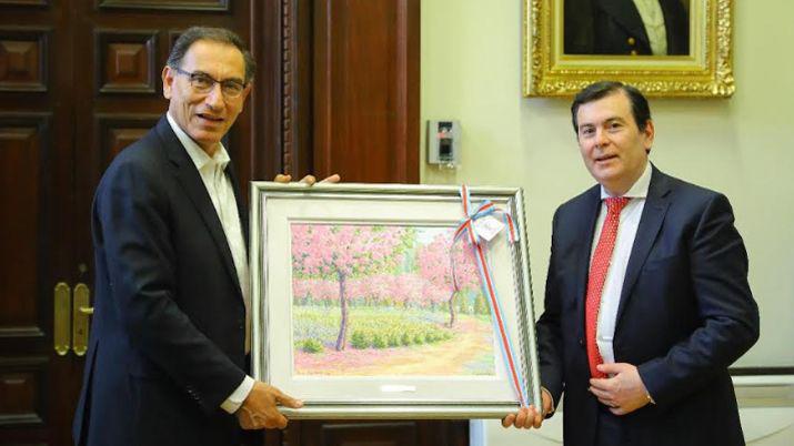 El Gobernador Zamora se reunioacute con el Presidente de Peruacute