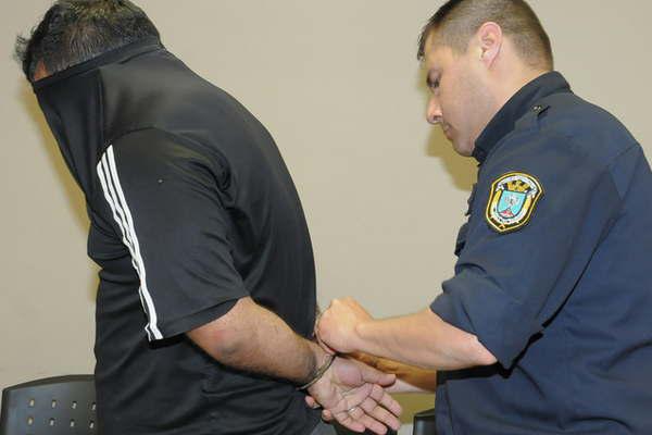 Detienen a un reconocido meacutedico por agredir a codazos a su pareja en el Bdeg Lomas del Golf