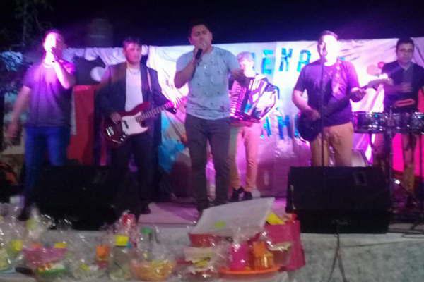 La junta vecinal del barrio Gorrini agasajoacute  a las madres de la zona