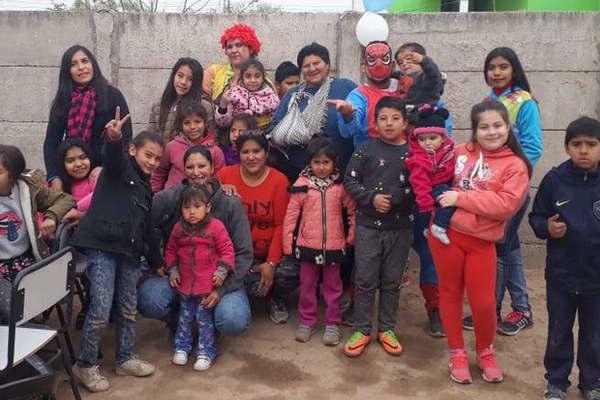 Nueva agrupacioacuten cristiana organiza un guiso comunitario 