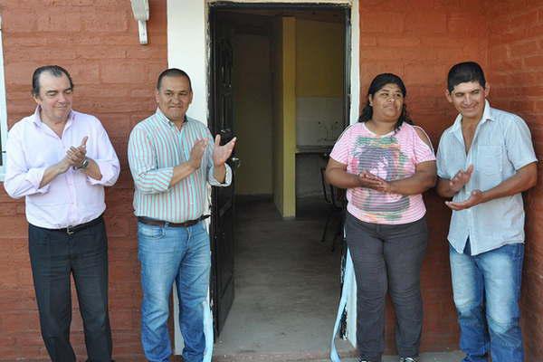 El Gobierno provincial entregoacute viviendas sociales en Tintina