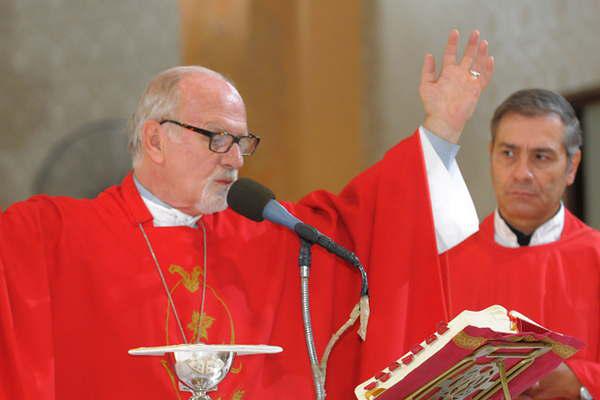 Mons Vicente Bokalic oficiaraacute misas para recordar a los Fieles Difuntos en  la Catedral Basiacutelica y en La Banda