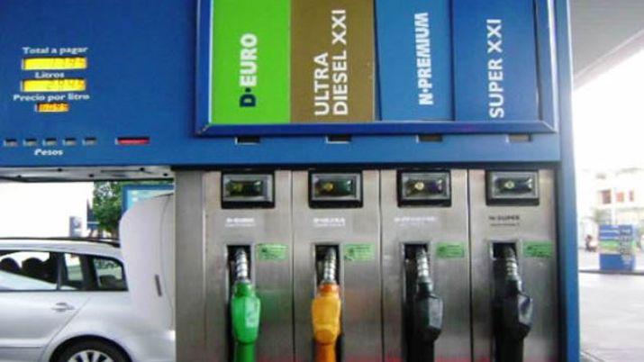 Cayoacute la venta de combustibles por el desplome de las premium