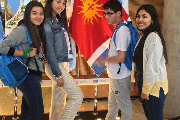 Santiago participoacute del Cuarto Parlamento Federal Juvenil Inadi