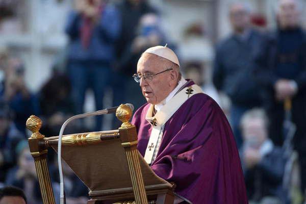 El Papa volvioacute a denunciar el drama de los inmigrantes